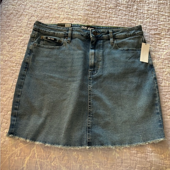 DKNY Jean Denim Skirt NWT Size 12 - Picture 1 of 6